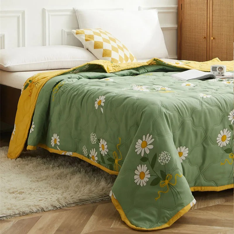 Daisy Printed Quilted Summer Quilt and Pillowcase or Single Quilts Soft Breathable Single Double Blanket Washable Thin Comforter