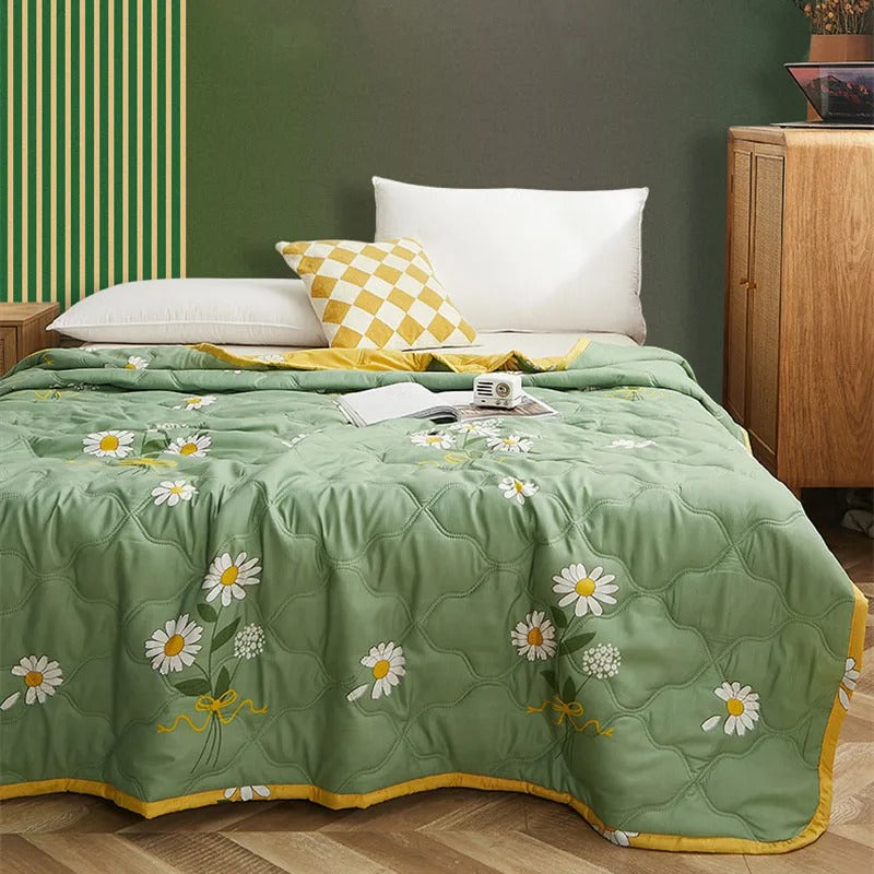 Daisy Printed Quilted Summer Quilt and Pillowcase or Single Quilts Soft Breathable Single Double Blanket Washable Thin Comforter