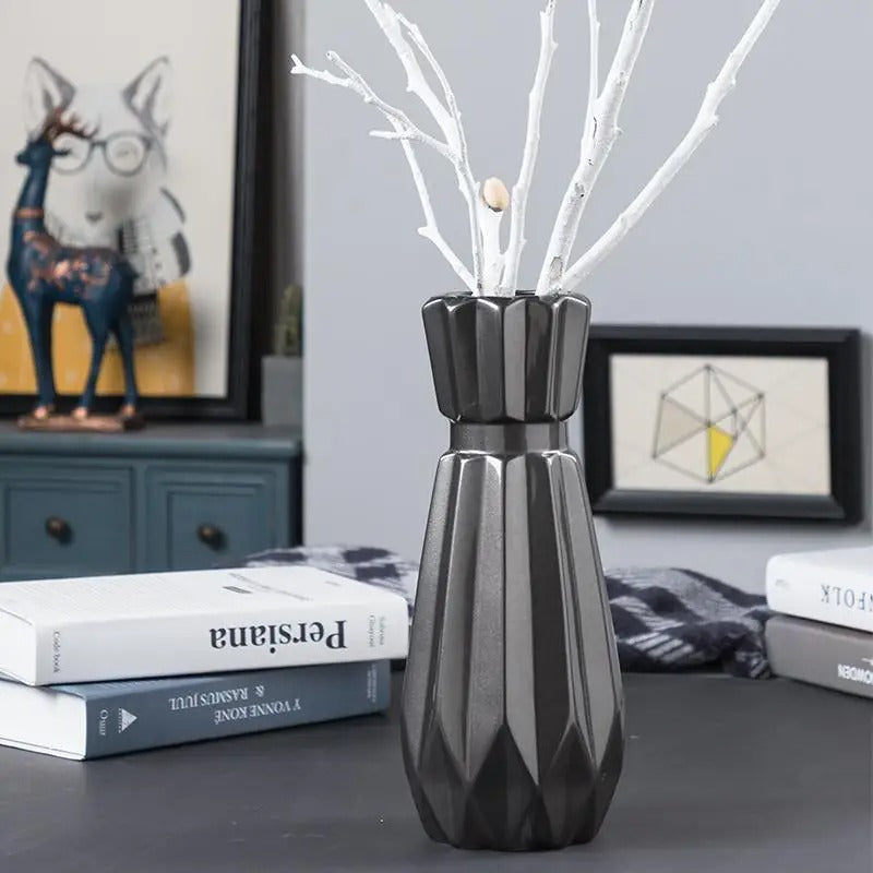 Creativity Black Vase Handmade Handicrafts Fashion Ceramic Tabletop Flower Vase Study Hallway Home Wedding Decoration